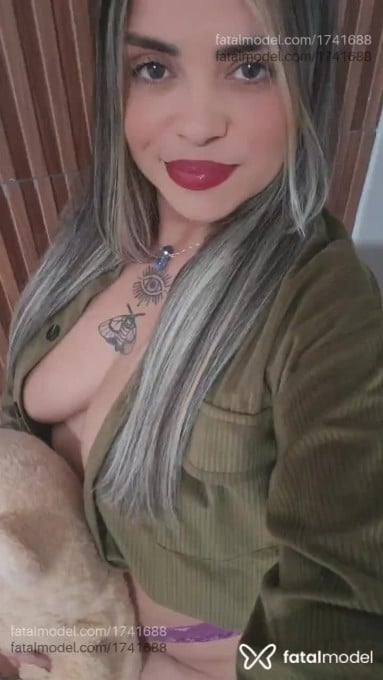 Acompanhante mulher loira (o) de olhos castanhos em Itumbiara Acompanhante mulher loira (o) de olhos castanhos em Itumbiara - Roberta Fontenelle