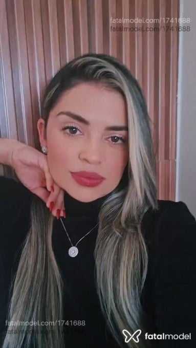 Acompanhante mulher loira (o) de olhos castanhos em Itumbiara Acompanhante mulher loira (o) de olhos castanhos em Itumbiara - Roberta Fontenelle