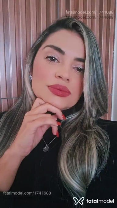 Acompanhante mulher loira (o) de olhos castanhos em Itumbiara Acompanhante mulher loira (o) de olhos castanhos em Itumbiara - Roberta Fontenelle