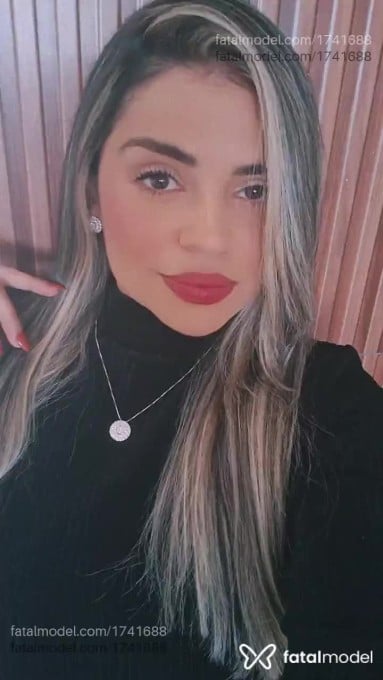 Acompanhante mulher loira (o) de olhos castanhos em Itumbiara Acompanhante mulher loira (o) de olhos castanhos em Itumbiara - Roberta Fontenelle
