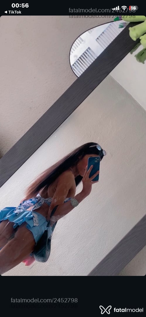 Acompanhante mulher trans morena (o) de olhos pretos - Ayla Ranache