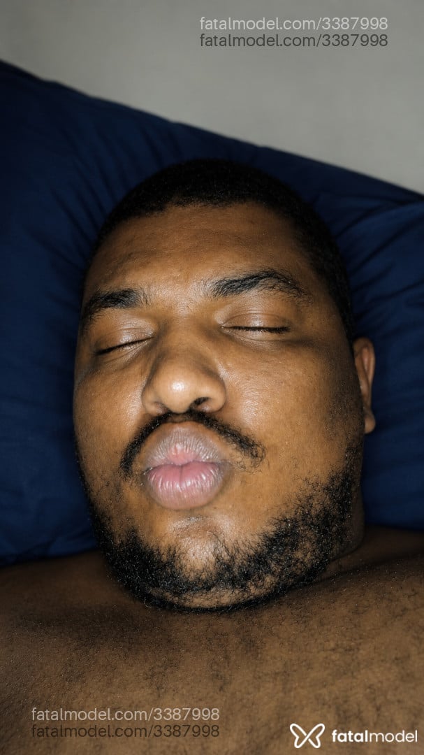 Acompanhante homem morena (o) de olhos castanhos - Sonhador