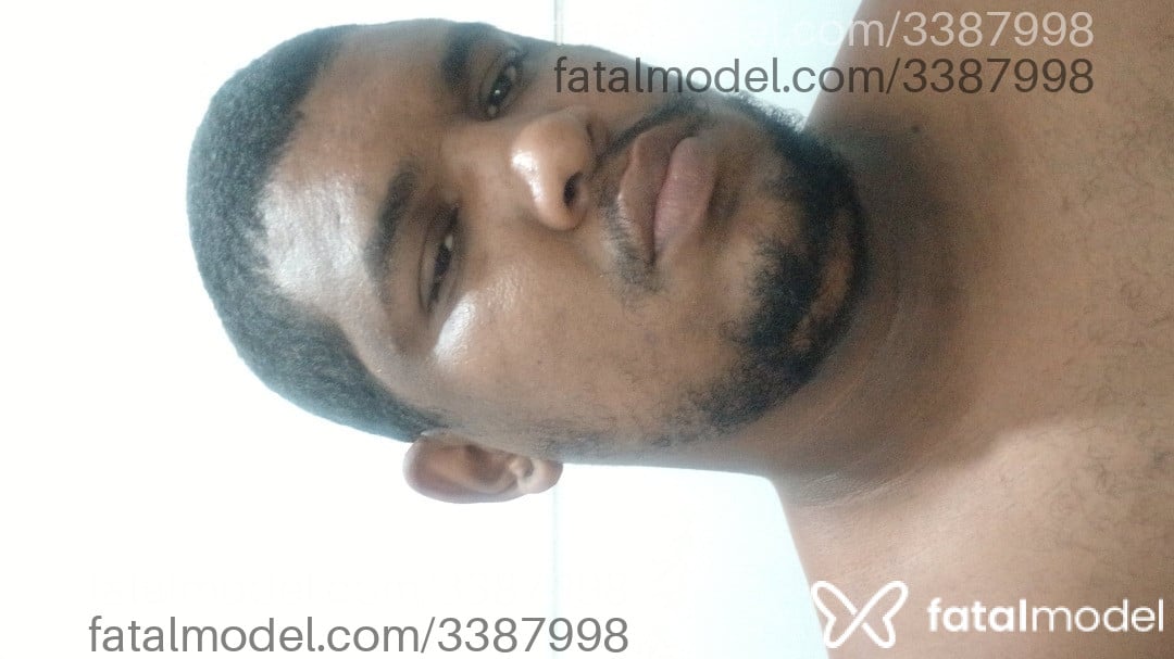 Acompanhante homem morena (o) de olhos castanhos - Sonhador