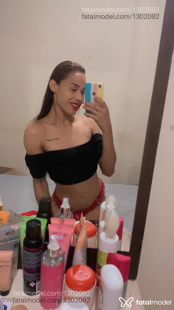 Acompanhante travesti com cabelo castanho de olhos castanhos em Irecê Acompanhante travesti com cabelo castanho de olhos castanhos em Irecê - Angel