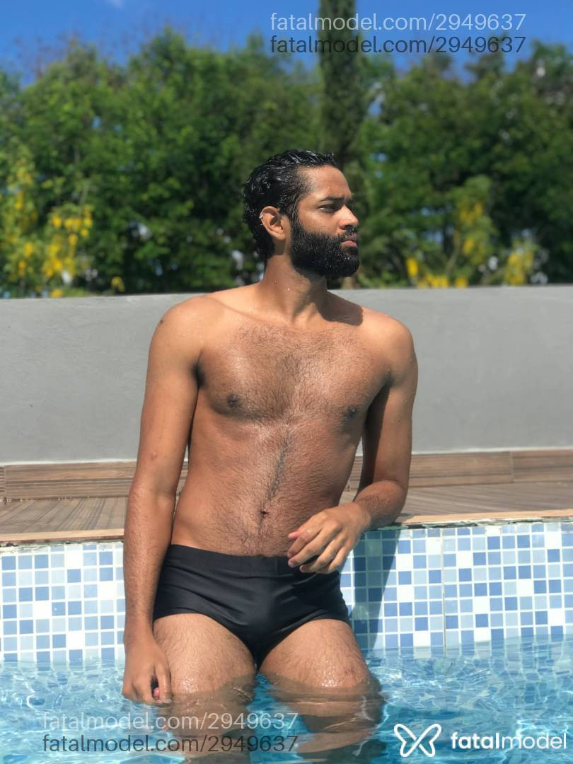 Acompanhante homem morena (o) de olhos pretos em Virtual - Wssanttana