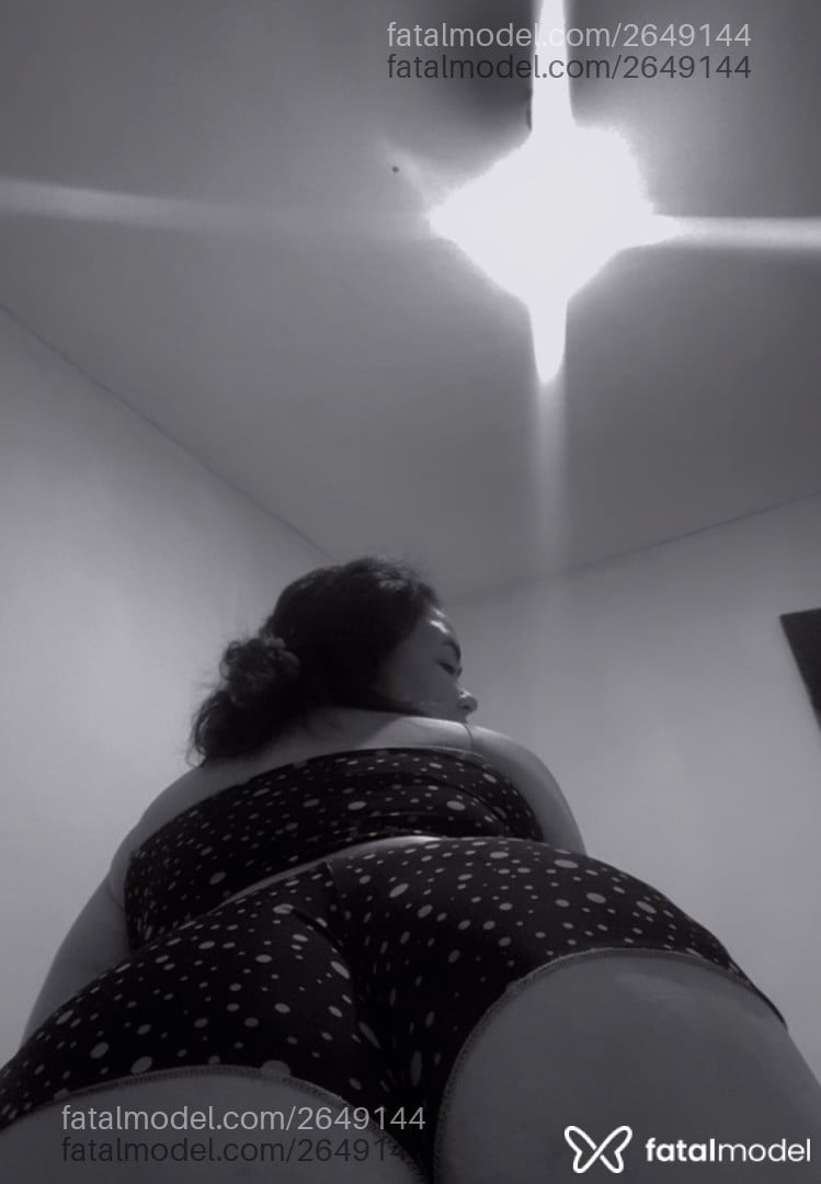 Acompanhante mulher com cabelo castanho de olhos castanhos - Eveee