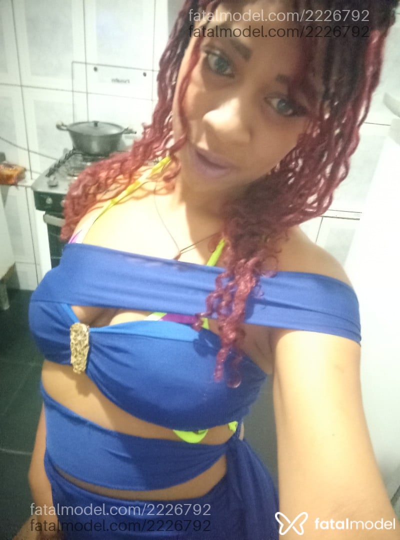 Acompanhante mulher ruiva (o) de olhos verdes em Belo Horizonte - Fernanda