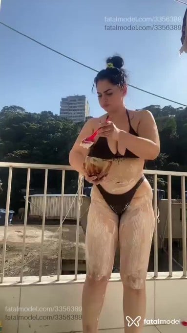 Acompanhante mulher morena (o) de olhos pretos - Juliana Mendes