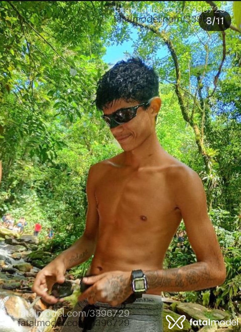 Acompanhante homem com cabelo castanho de olhos castanhos em São Paulo - Vitor Miguel