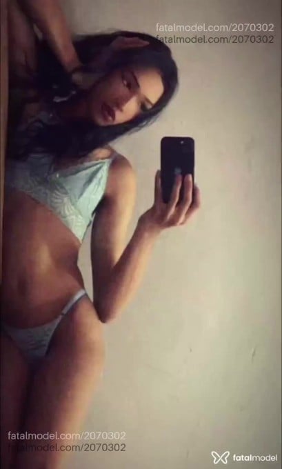 Acompanhante mulher trans com cabelo castanho de olhos castanhos em Maceió Acompanhante mulher trans com cabelo castanho de olhos castanhos em Maceió - Victoria Ferraz