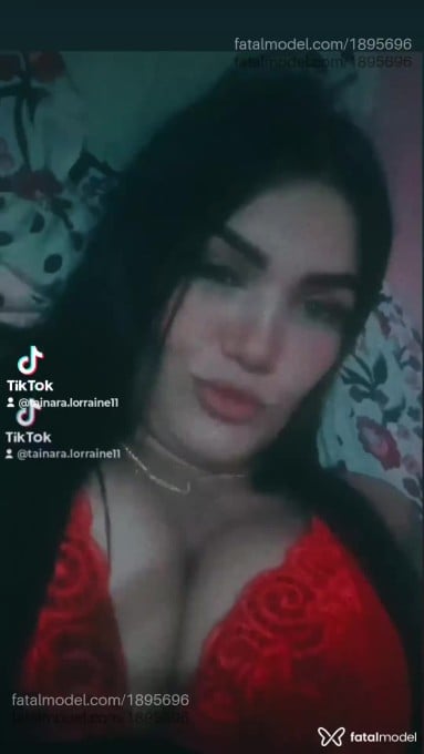 Acompanhante mulher morena (o) de olhos castanhos - Tata