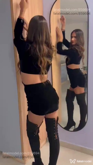 Acompanhante travesti morena (o) de olhos pretos - Kelly Bueno