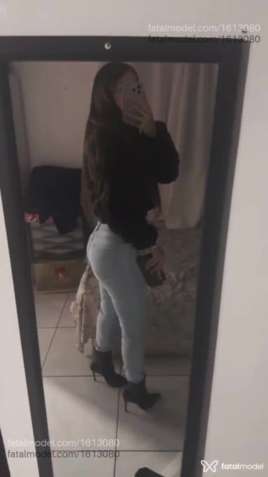 Acompanhante mulher com cabelo castanho de olhos castanhos - Bruna Lorraine Acompanhante mulher com cabelo castanho de olhos castanhos - Bruna Lorraine