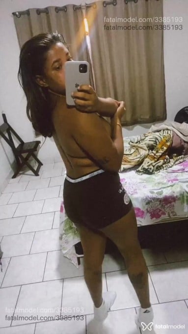 Acompanhante mulher morena (o) de olhos pretos em Duque de Caxias Acompanhante mulher morena (o) de olhos pretos em Duque de Caxias - Thifany