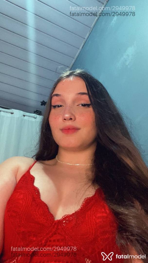 Acompanhante mulher trans com cabelo castanho de olhos castanhos - Angel
