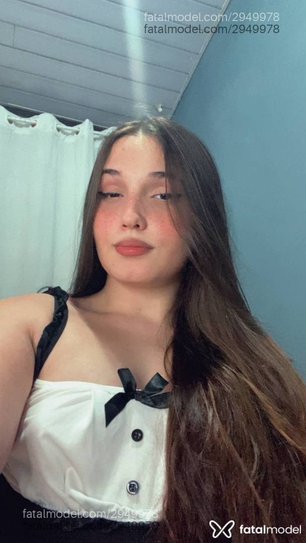 Acompanhante mulher trans com cabelo castanho de olhos castanhos - Angel