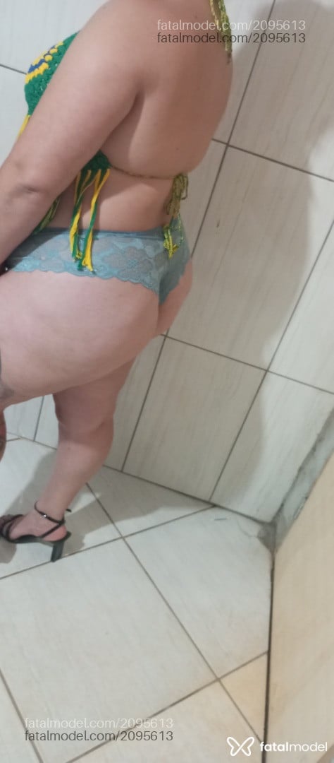 Acompanhante mulher morena (o) de olhos castanhos - Bela Morena