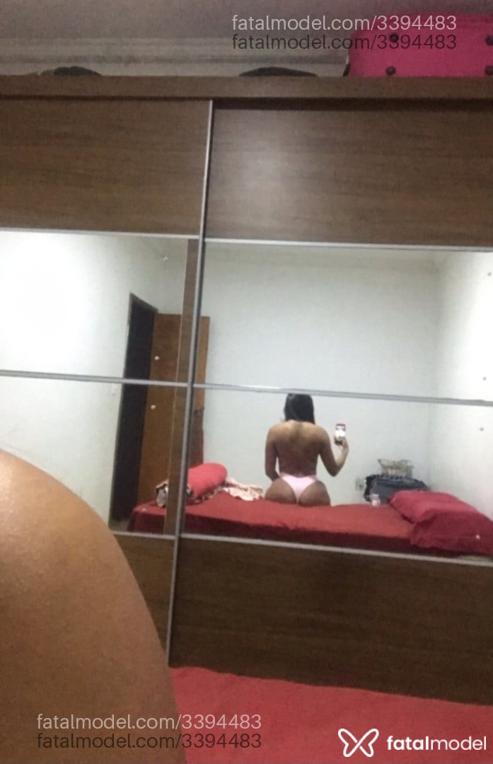 Acompanhante mulher com cabelo castanho de olhos castanhos em Brasília Acompanhante mulher com cabelo castanho de olhos castanhos em Brasília - Indiara
