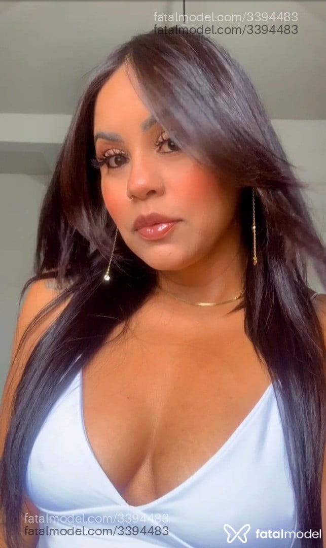 Acompanhante mulher com cabelo castanho de olhos castanhos em Brasília Acompanhante mulher com cabelo castanho de olhos castanhos em Brasília - Indiara