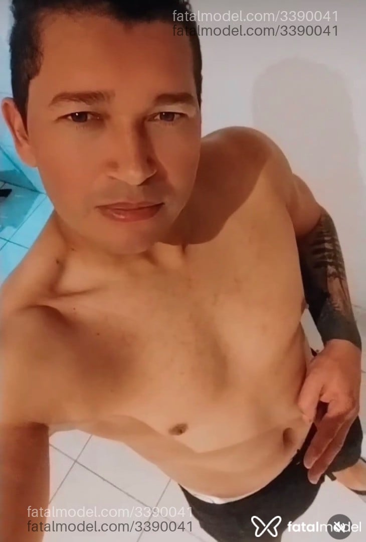 Acompanhante homem com cabelo castanho de olhos castanhos em Caruaru - Pablo