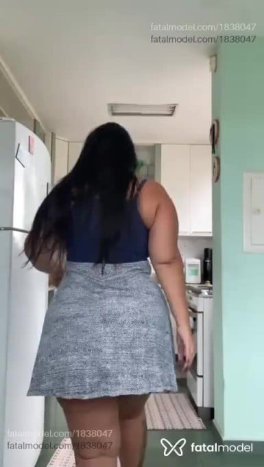 Acompanhante mulher com cabelo castanho de olhos castanhos - Lah