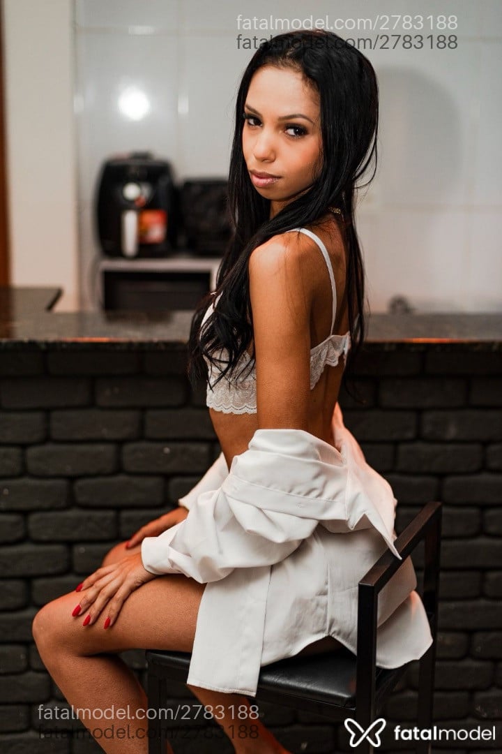 Acompanhante mulher morena (o) de olhos castanhos em Uberaba - Bianca Monteiro