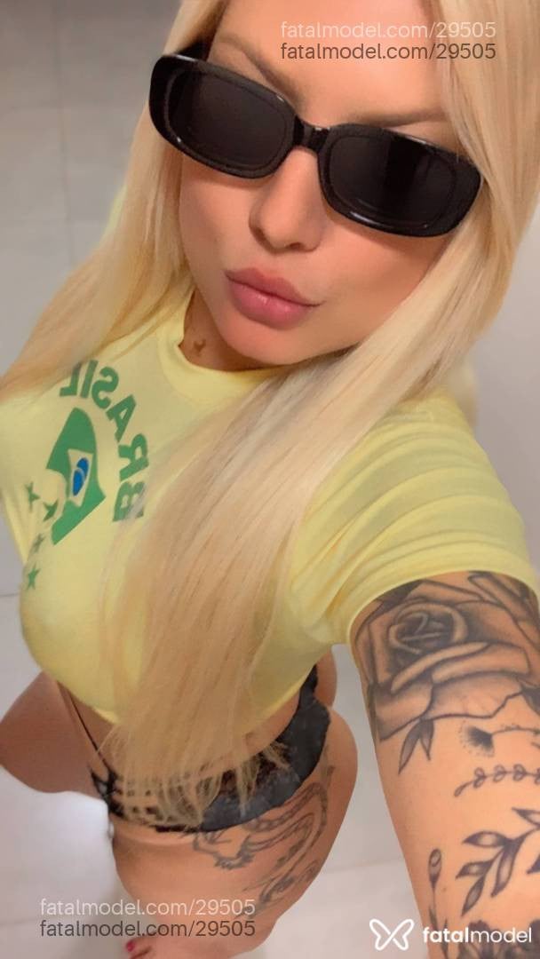 Acompanhante mulher loira (o) de olhos mel - BELLA FERRAZ