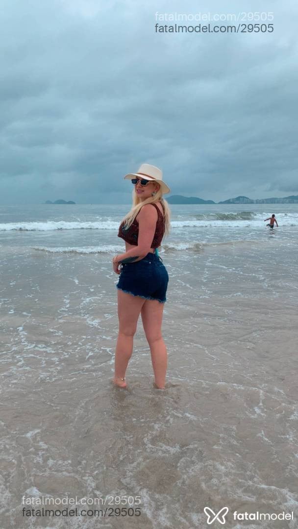 Acompanhante mulher loira (o) de olhos mel - BELLA FERRAZ