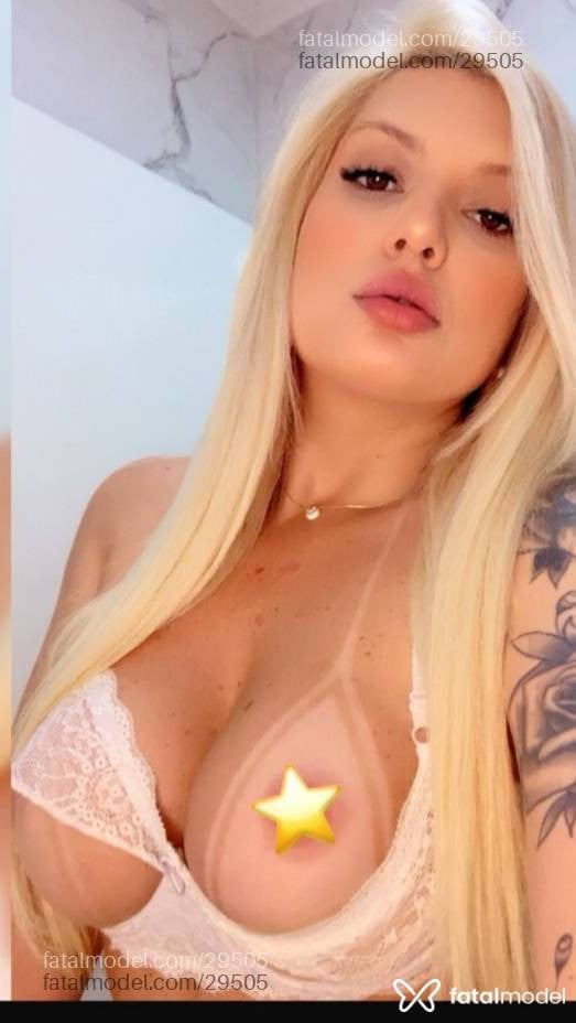 Acompanhante mulher loira (o) de olhos mel - BELLA FERRAZ