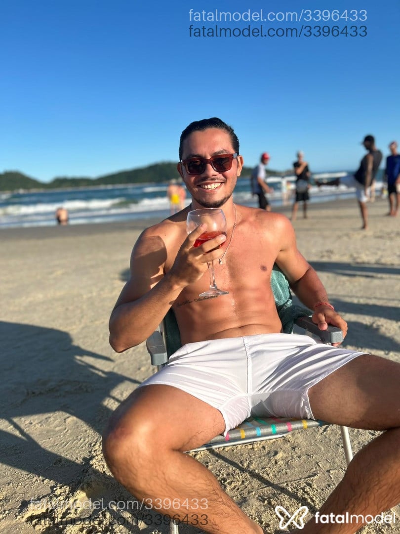Acompanhante homem morena (o) de olhos pretos em Florianópolis - Guarani