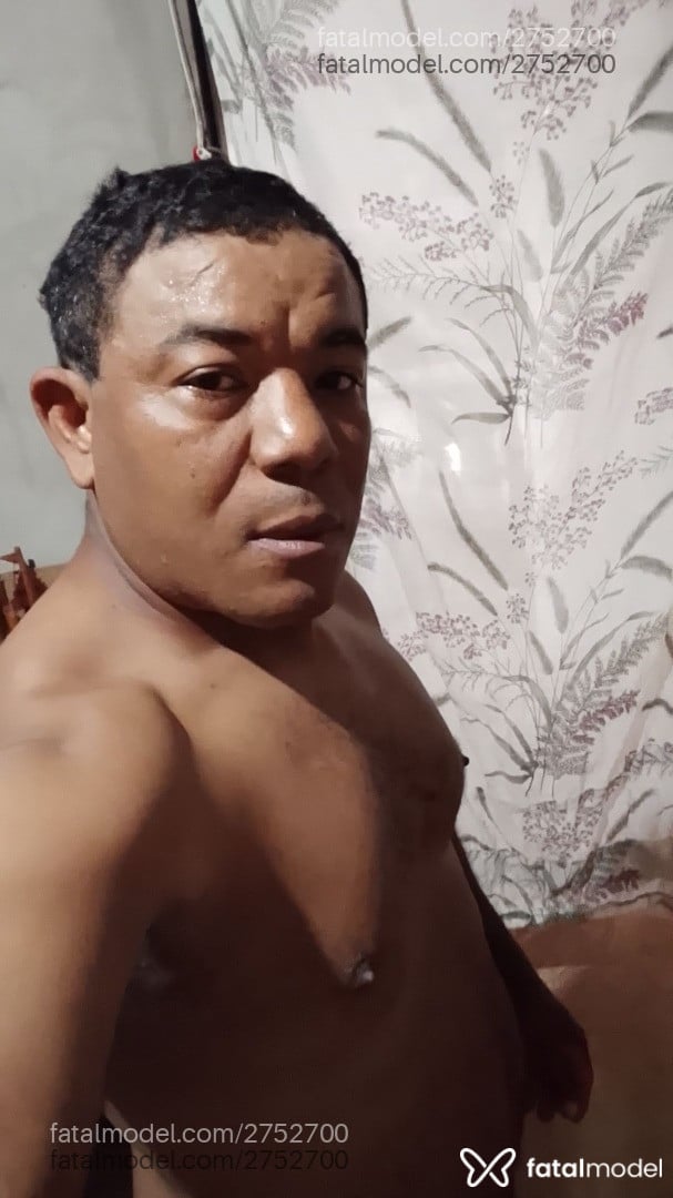Acompanhante homem com cabelo castanho de olhos pretos - Gonçalo Bezerra Ga Acompanhante homem com cabelo castanho de olhos pretos - Gonçalo Bezerra Ga