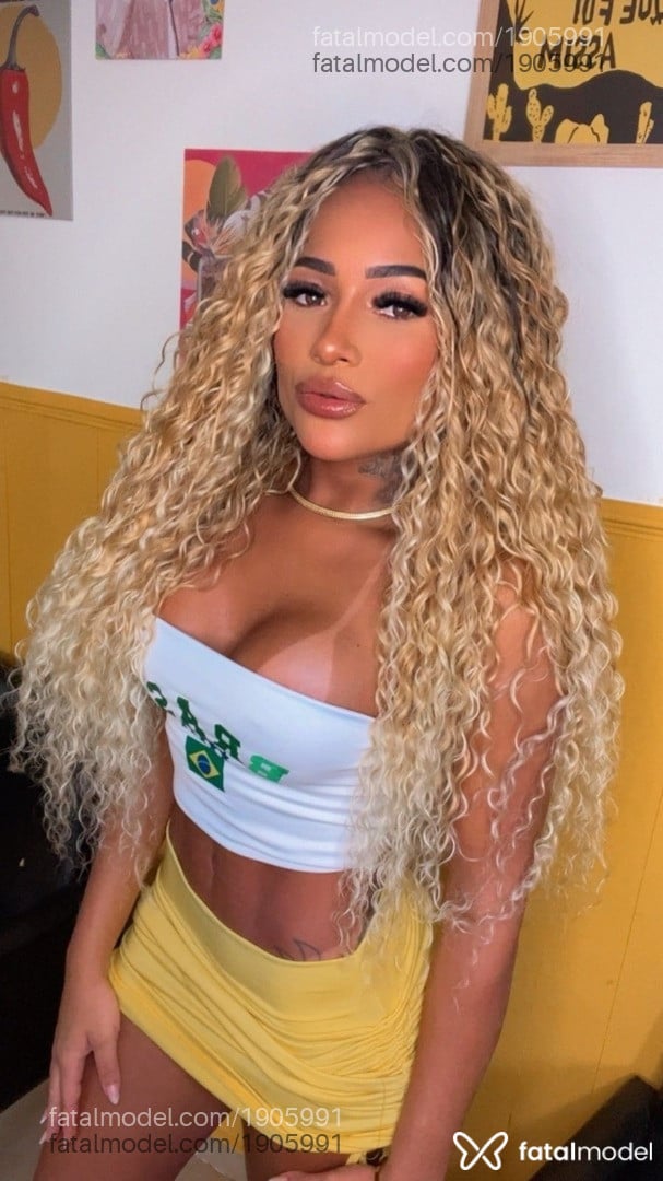 Acompanhante mulher loira (o) de olhos castanhos em Campo Grande - Bianca