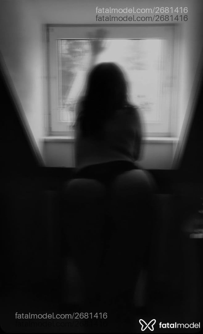 Acompanhante mulher morena (o) de olhos castanhos - Agata