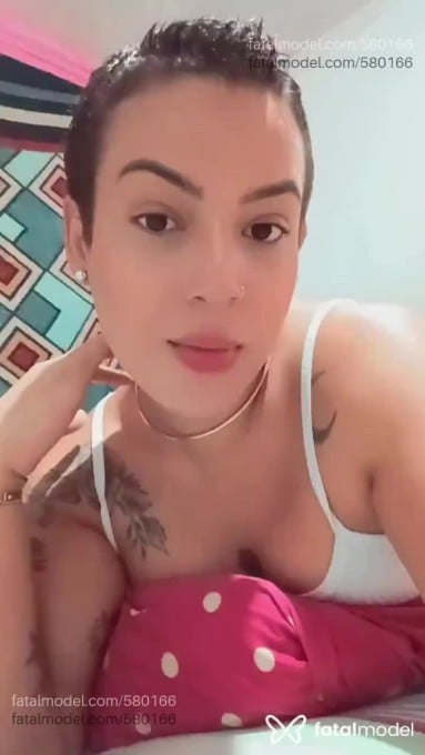 Acompanhante mulher trans morena (o) de olhos castanhos em Passos - Luana