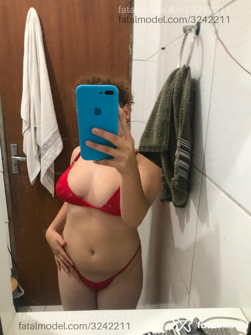 Acompanhante mulher com cabelo castanho de olhos castanhos - Kimberly Acompanhante mulher com cabelo castanho de olhos castanhos - Kimberly