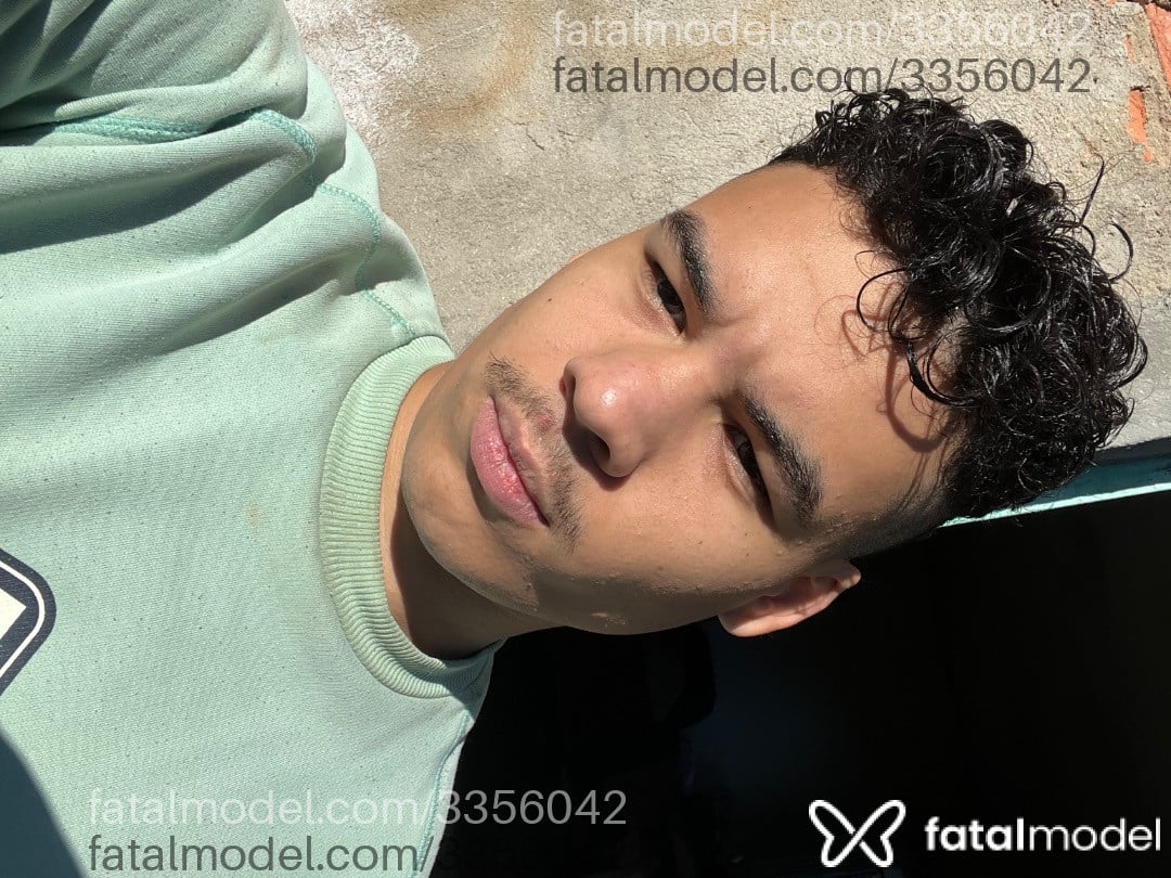 Acompanhante homem morena (o) de olhos castanhos em Blumenau - Gustavo