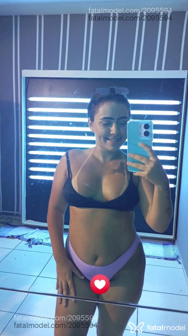 Acompanhante mulher com cabelo castanho de olhos castanhos em Virtual - Suellen Oliveira