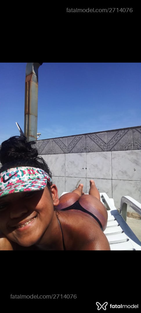 Acompanhante mulher morena (o) de olhos castanhos - Morena Acompanhante mulher morena (o) de olhos castanhos - Morena