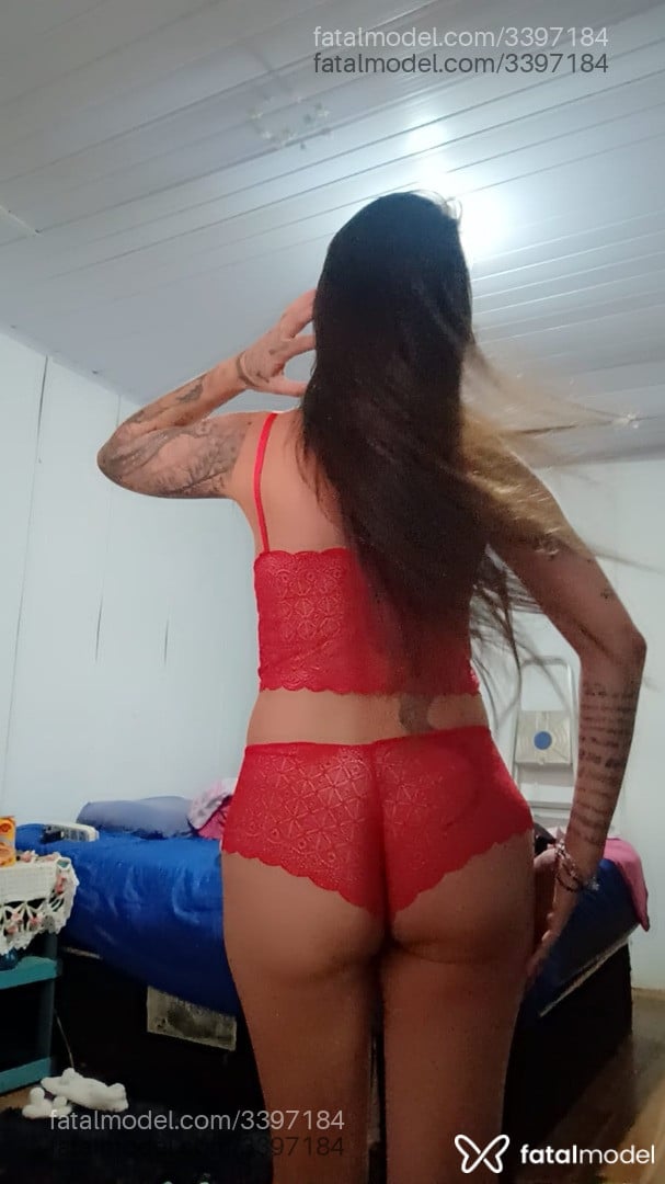 Acompanhante mulher com cabelo castanho de olhos castanhos em Cruz Alta - Giovana