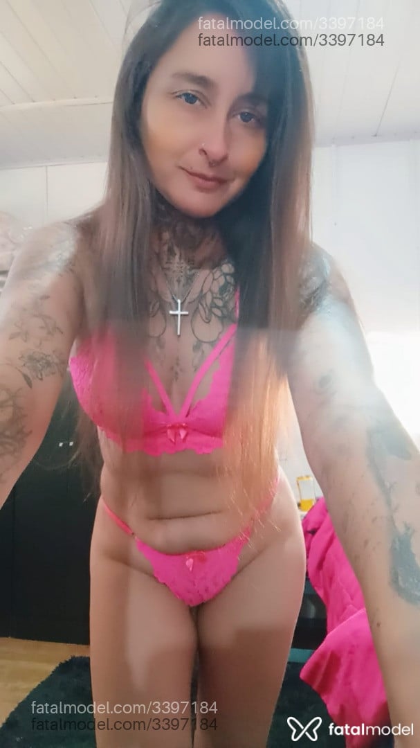 Acompanhante mulher com cabelo castanho de olhos castanhos em Cruz Alta - Giovana