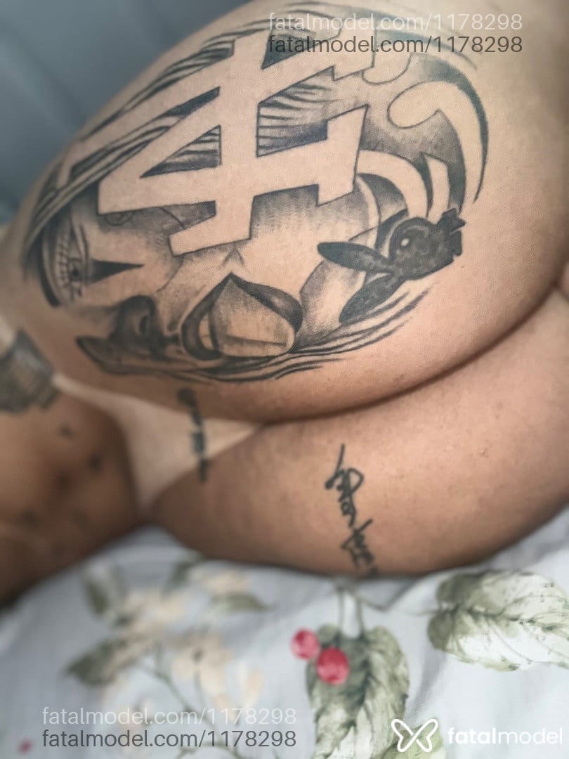 Acompanhante travesti com cabelo castanho de olhos castanhos em Campina Grande - Erika Suzuky