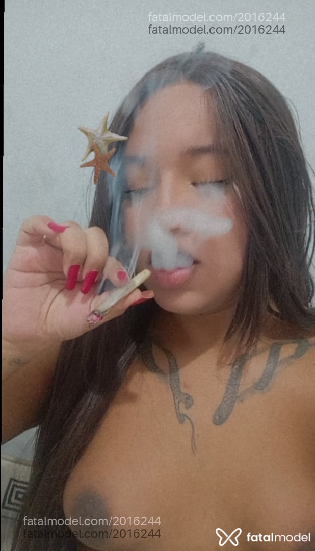 Acompanhante mulher trans morena (o) de olhos verdes em Guaratuba - Débora Martins