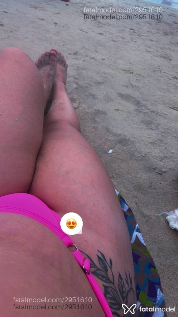 Acompanhante mulher morena (o) de olhos mel em Rio de Janeiro Acompanhante mulher morena (o) de olhos mel em Rio de Janeiro - Larissa