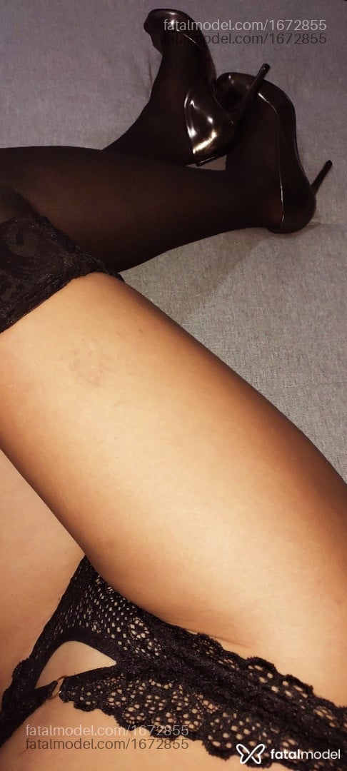 Acompanhante mulher morena (o) de olhos pretos - Eva Miel