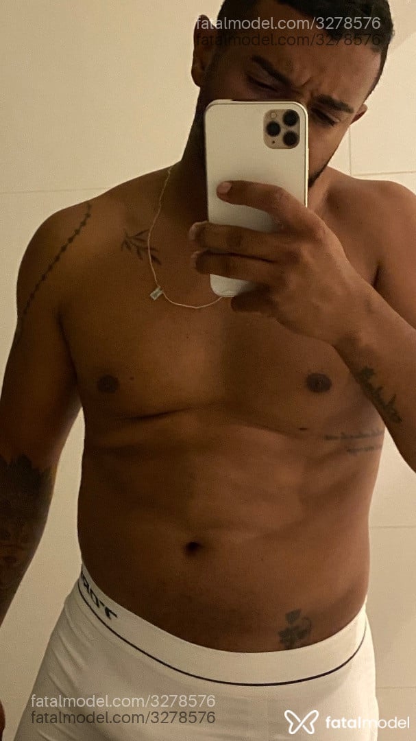 Acompanhante homem morena (o) de olhos castanhos em Sete Lagoas - Pretinho