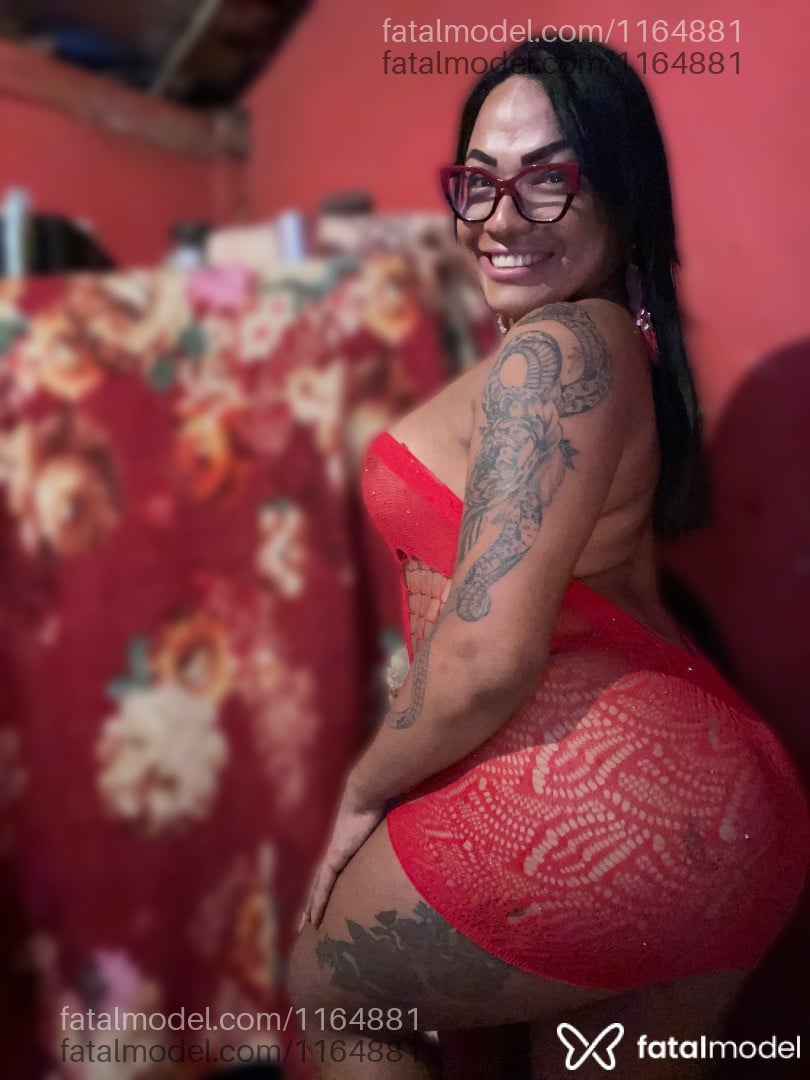 Acompanhante travesti morena (o) de olhos pretos em Votuporanga - Vicky Araujo