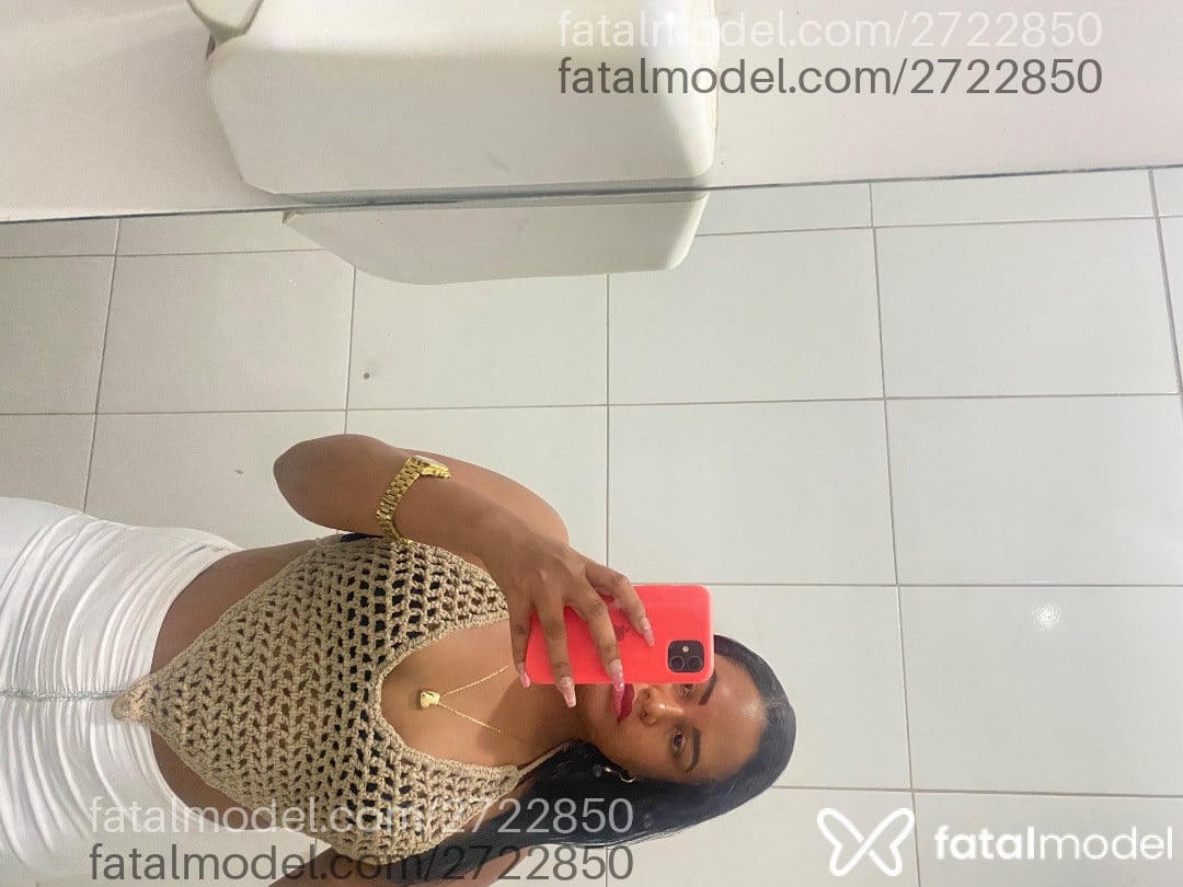 Acompanhante mulher morena (o) de olhos castanhos em Luís Eduardo Magalhães Acompanhante mulher morena (o) de olhos castanhos em Luís Eduardo Magalhães - Morena