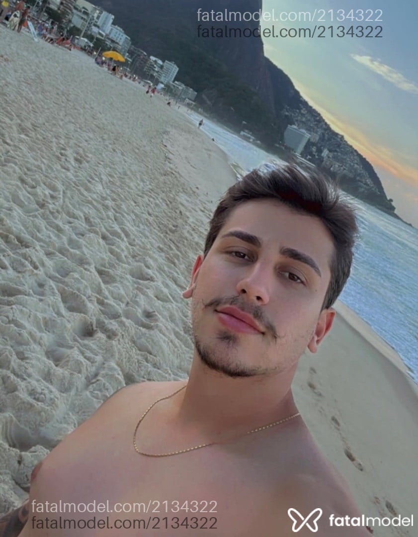 Acompanhante homem morena (o) de olhos castanhos em São Paulo - Vitor Lovatelli