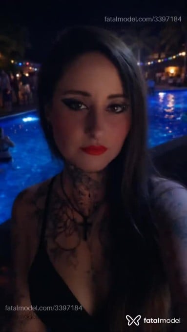 Acompanhante mulher com cabelo castanho de olhos castanhos em Cruz Alta - Giovana
