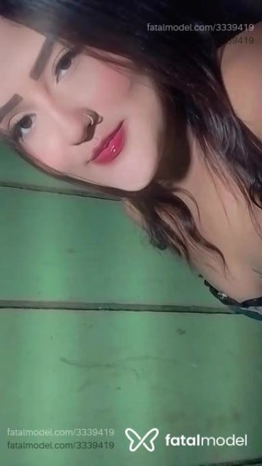 Acompanhante mulher morena (o) de olhos castanhos - Emilly Acompanhante mulher morena (o) de olhos castanhos - Emilly